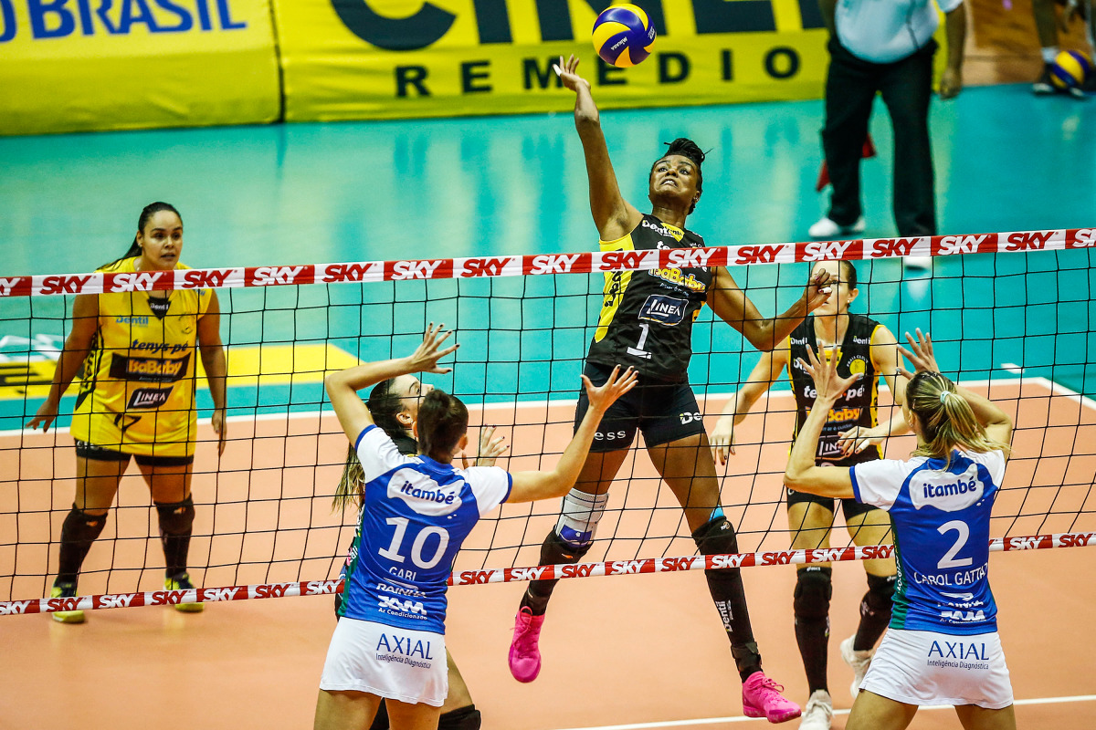 https://cdn-voleidigital-cbv-1.yapoli.com/final_adulto_uberlandia_feminino_26042019_15.jpg