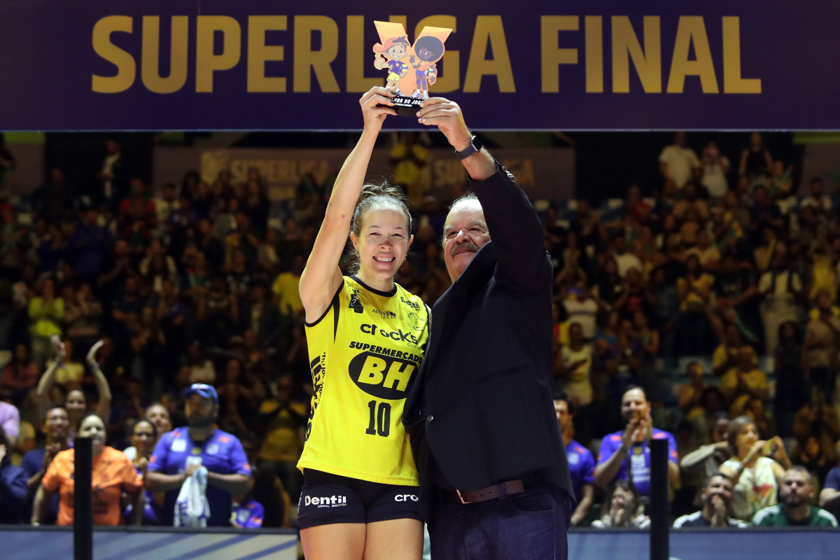 https://cdn-voleidigital-cbv-1.yapoli.com/final_da_superliga_feminina_2025_2026_superliga_feminina_final_adulto_feminino_sao_paulo_03052026_109.jpg