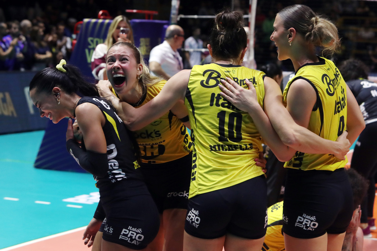 https://cdn-voleidigital-cbv-1.yapoli.com/final_da_superliga_feminina_2025_2026_superliga_feminina_final_adulto_feminino_sao_paulo_03052026_116.jpg