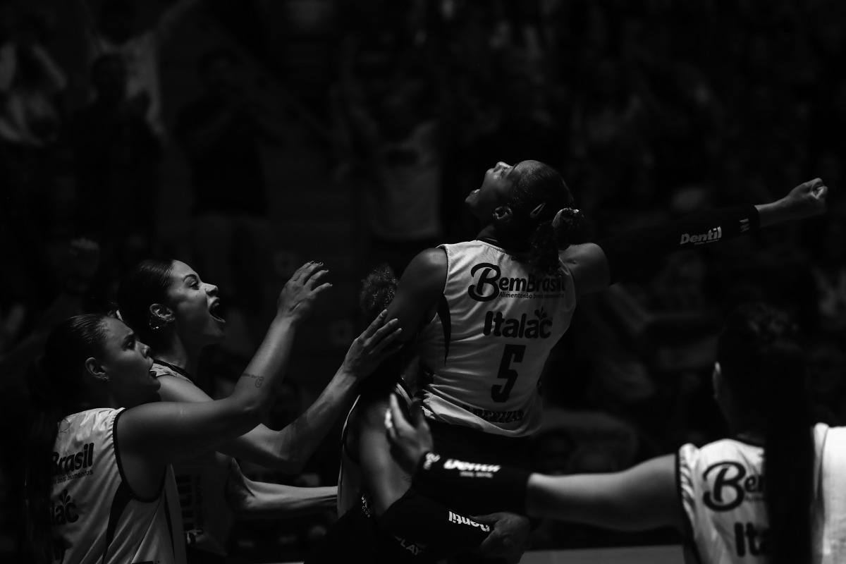 https://cdn-voleidigital-cbv-1.yapoli.com/final_da_superliga_feminina_2025_2026_superliga_feminina_final_adulto_feminino_sao_paulo_03052026_136.jpg