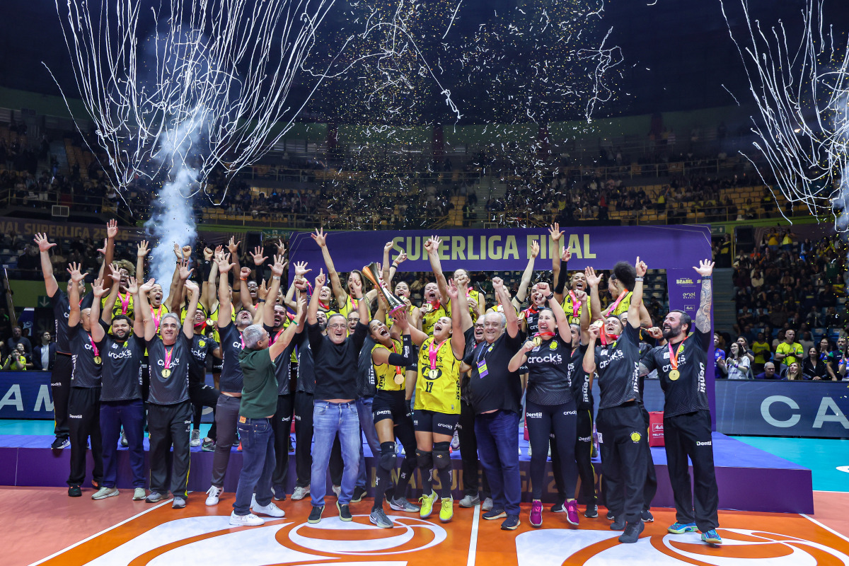 https://cdn-voleidigital-cbv-1.yapoli.com/final_da_superliga_feminina_2025_2026_superliga_feminina_final_adulto_feminino_sao_paulo_03052026_26.jpg