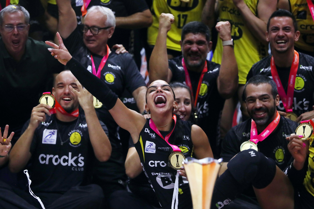 https://cdn-voleidigital-cbv-1.yapoli.com/final_da_superliga_feminina_2025_2026_superliga_feminina_final_adulto_feminino_sao_paulo_03052026_43.jpg