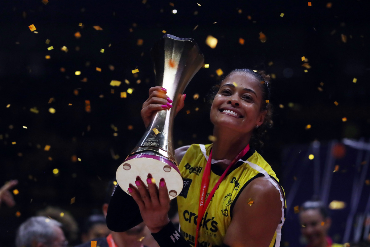 https://cdn-voleidigital-cbv-1.yapoli.com/final_da_superliga_feminina_2025_2026_superliga_feminina_final_adulto_feminino_sao_paulo_03052026_44.jpg
