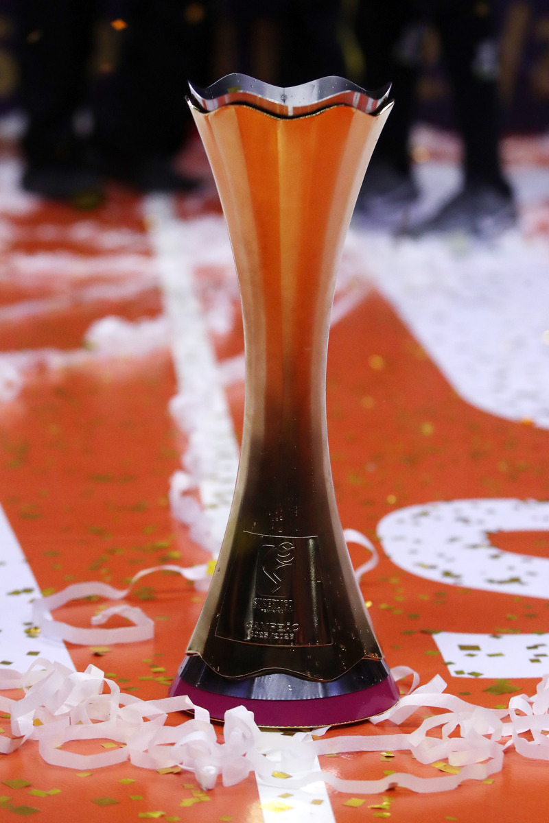 https://cdn-voleidigital-cbv-1.yapoli.com/final_da_superliga_feminina_2025_2026_superliga_feminina_final_adulto_feminino_sao_paulo_03052026_45.jpg