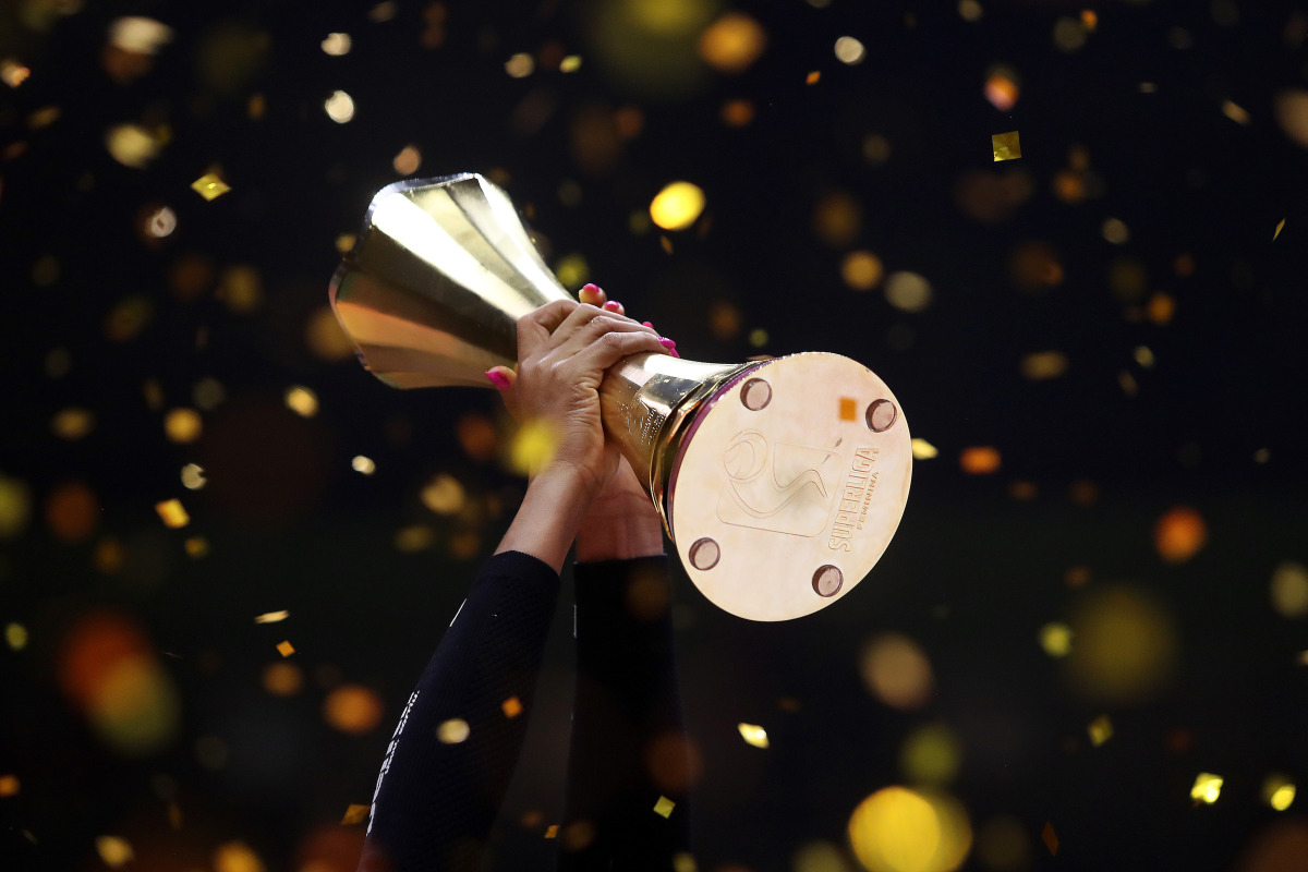 https://cdn-voleidigital-cbv-1.yapoli.com/final_da_superliga_feminina_2025_2026_superliga_feminina_final_adulto_feminino_sao_paulo_03052026_46.jpg