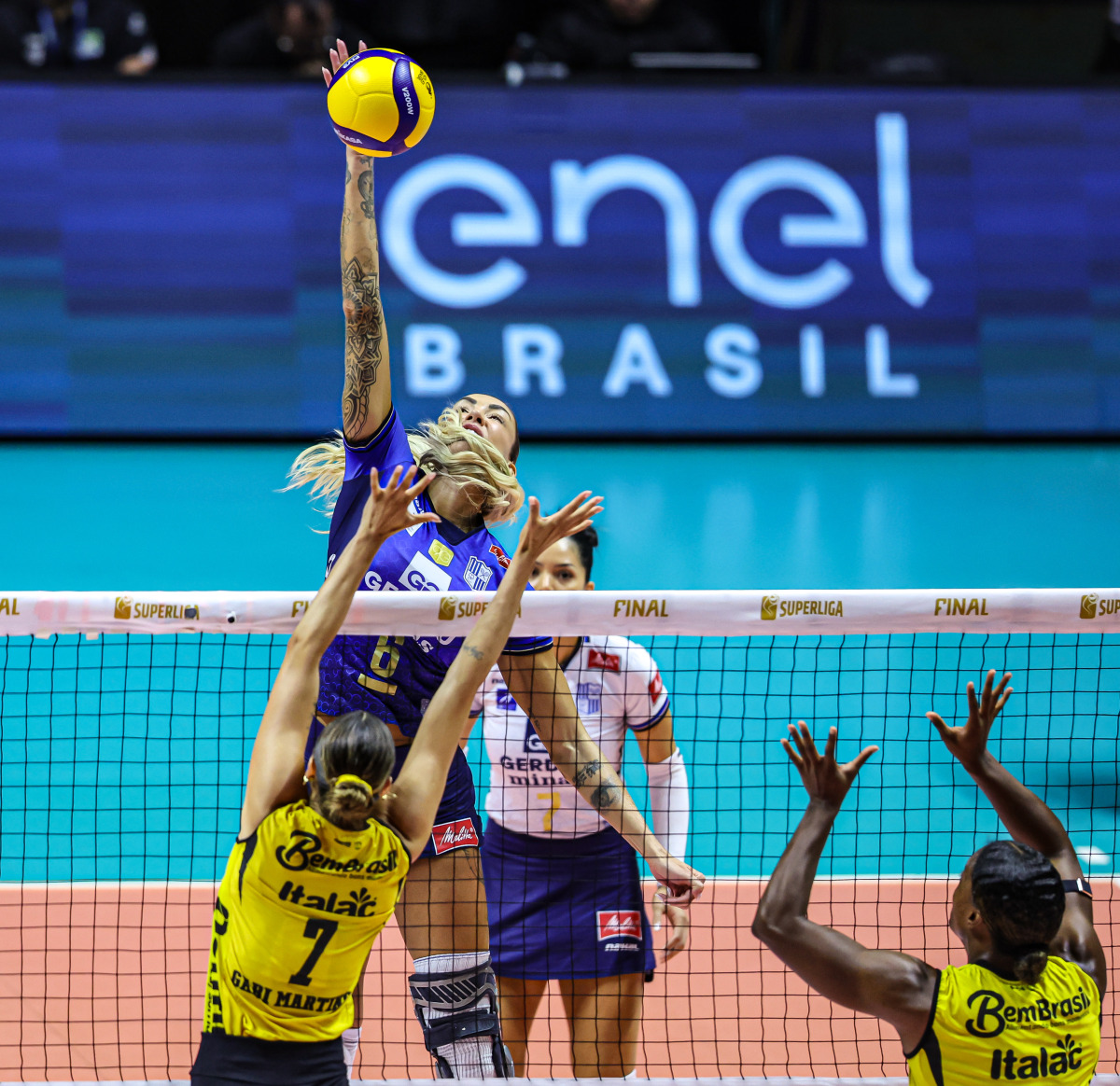 https://cdn-voleidigital-cbv-1.yapoli.com/final_da_superliga_feminina_2025_2026_superliga_feminina_final_adulto_feminino_sao_paulo_03052026_48.jpg