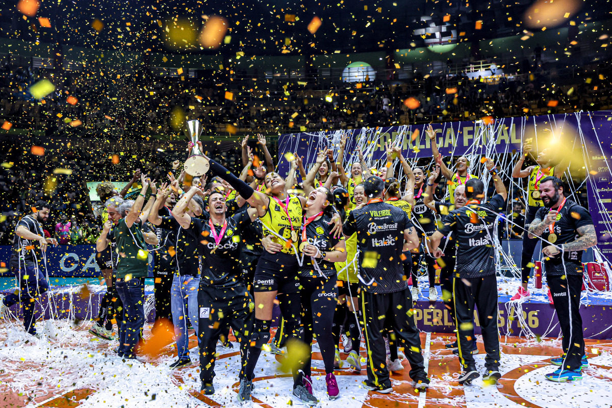 https://cdn-voleidigital-cbv-1.yapoli.com/final_da_superliga_feminina_2025_2026_superliga_feminina_final_adulto_feminino_sao_paulo_03052026_52.jpg
