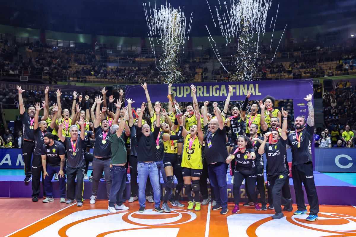 https://cdn-voleidigital-cbv-1.yapoli.com/final_da_superliga_feminina_2025_2026_superliga_feminina_final_adulto_feminino_sao_paulo_03052026_61.jpg