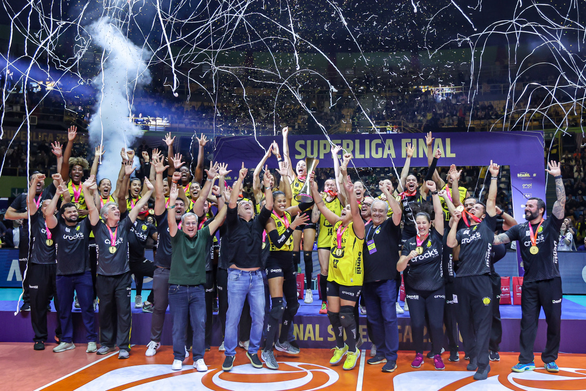 https://cdn-voleidigital-cbv-1.yapoli.com/final_da_superliga_feminina_2025_2026_superliga_feminina_final_adulto_feminino_sao_paulo_03052026_75.jpg