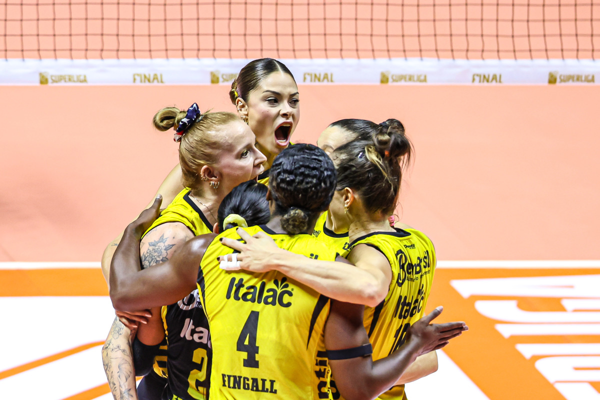 https://cdn-voleidigital-cbv-1.yapoli.com/final_da_superliga_feminina_2025_2026_superliga_feminina_final_adulto_feminino_sao_paulo_03052026_80.jpg