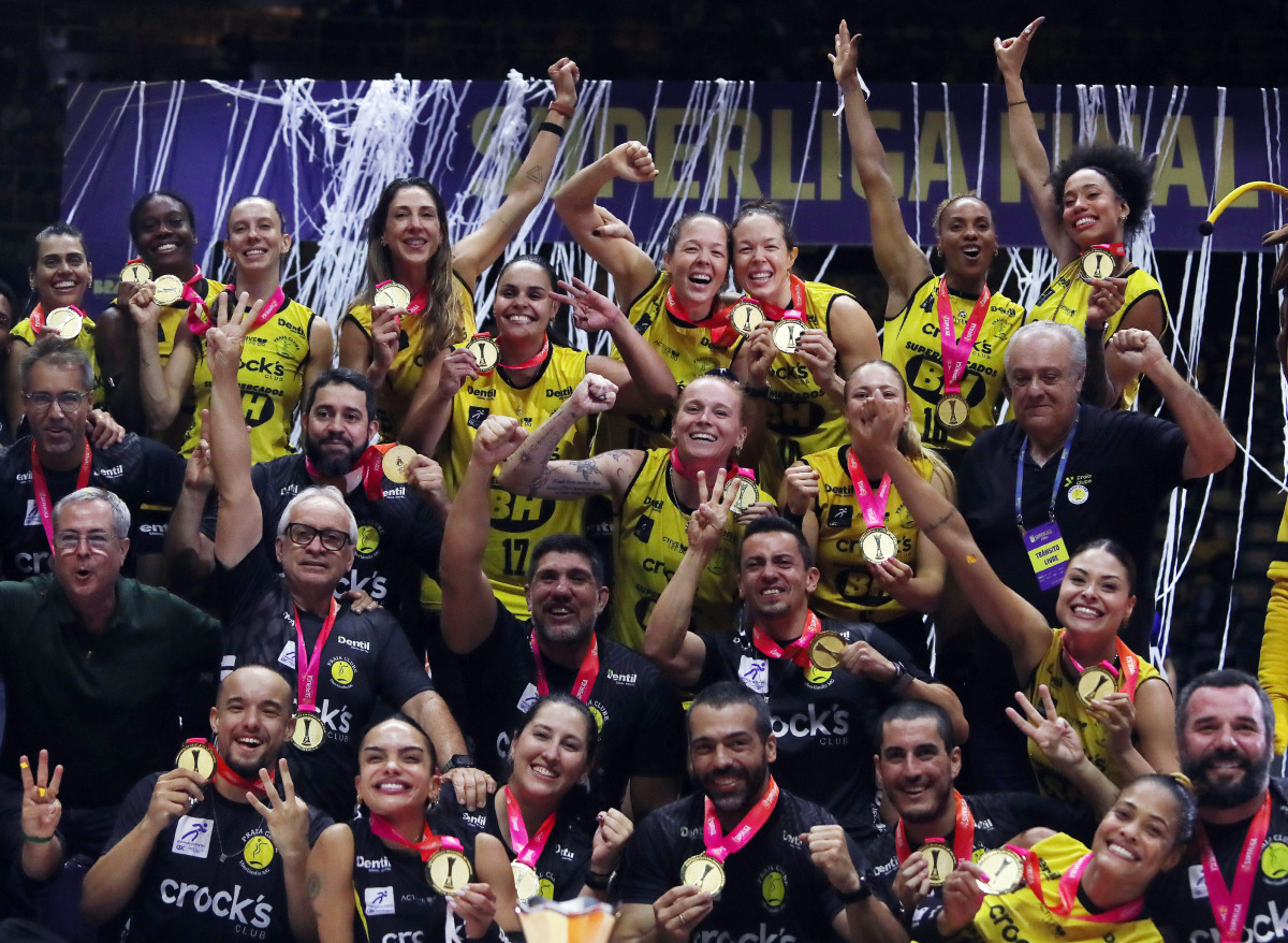 https://cdn-voleidigital-cbv-1.yapoli.com/final_da_superliga_feminina_2025_2026_superliga_feminina_final_adulto_feminino_sao_paulo_03052026_81.jpg