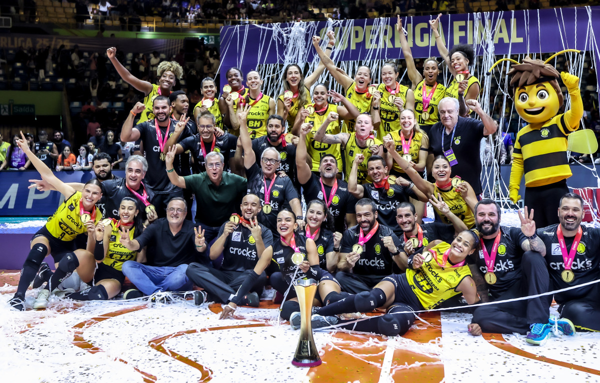 https://cdn-voleidigital-cbv-1.yapoli.com/final_da_superliga_feminina_2025_2026_superliga_feminina_final_adulto_feminino_sao_paulo_03052026_85.jpg