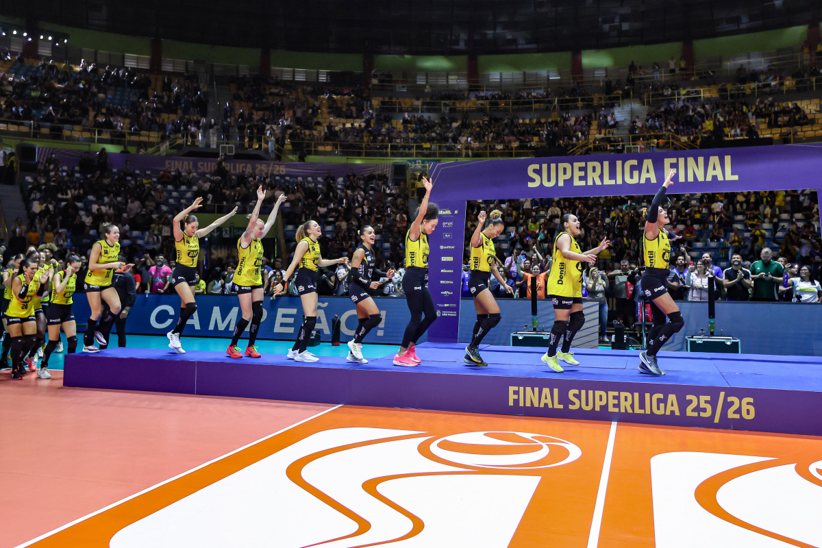 https://cdn-voleidigital-cbv-1.yapoli.com/final_da_superliga_feminina_2025_2026_superliga_feminina_final_adulto_feminino_sao_paulo_03052026_87.jpg