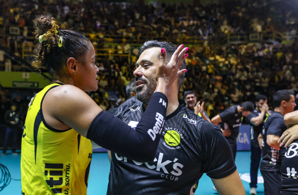 https://cdn-voleidigital-cbv-1.yapoli.com/final_da_superliga_feminina_2025_2026_superliga_feminina_final_adulto_feminino_sao_paulo_03052026_88.jpg