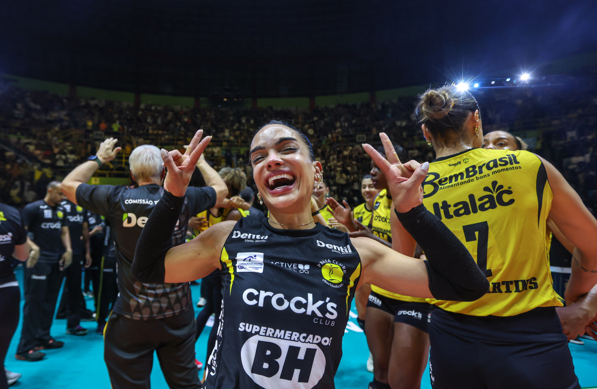 https://cdn-voleidigital-cbv-1.yapoli.com/final_da_superliga_feminina_2025_2026_superliga_feminina_final_adulto_feminino_sao_paulo_03052026_89.jpg