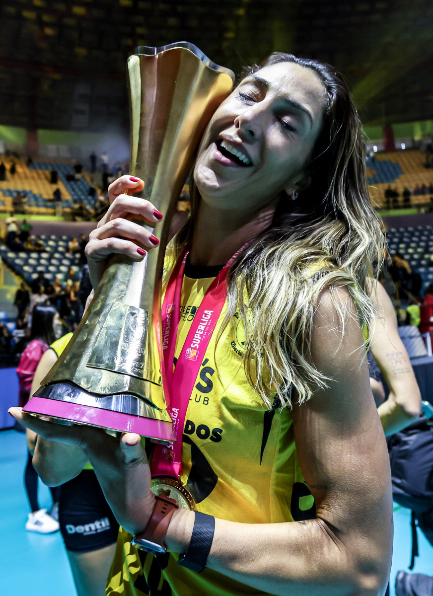 https://cdn-voleidigital-cbv-1.yapoli.com/final_da_superliga_feminina_2025_2026_superliga_feminina_final_adulto_feminino_sao_paulo_03052026_93.jpg