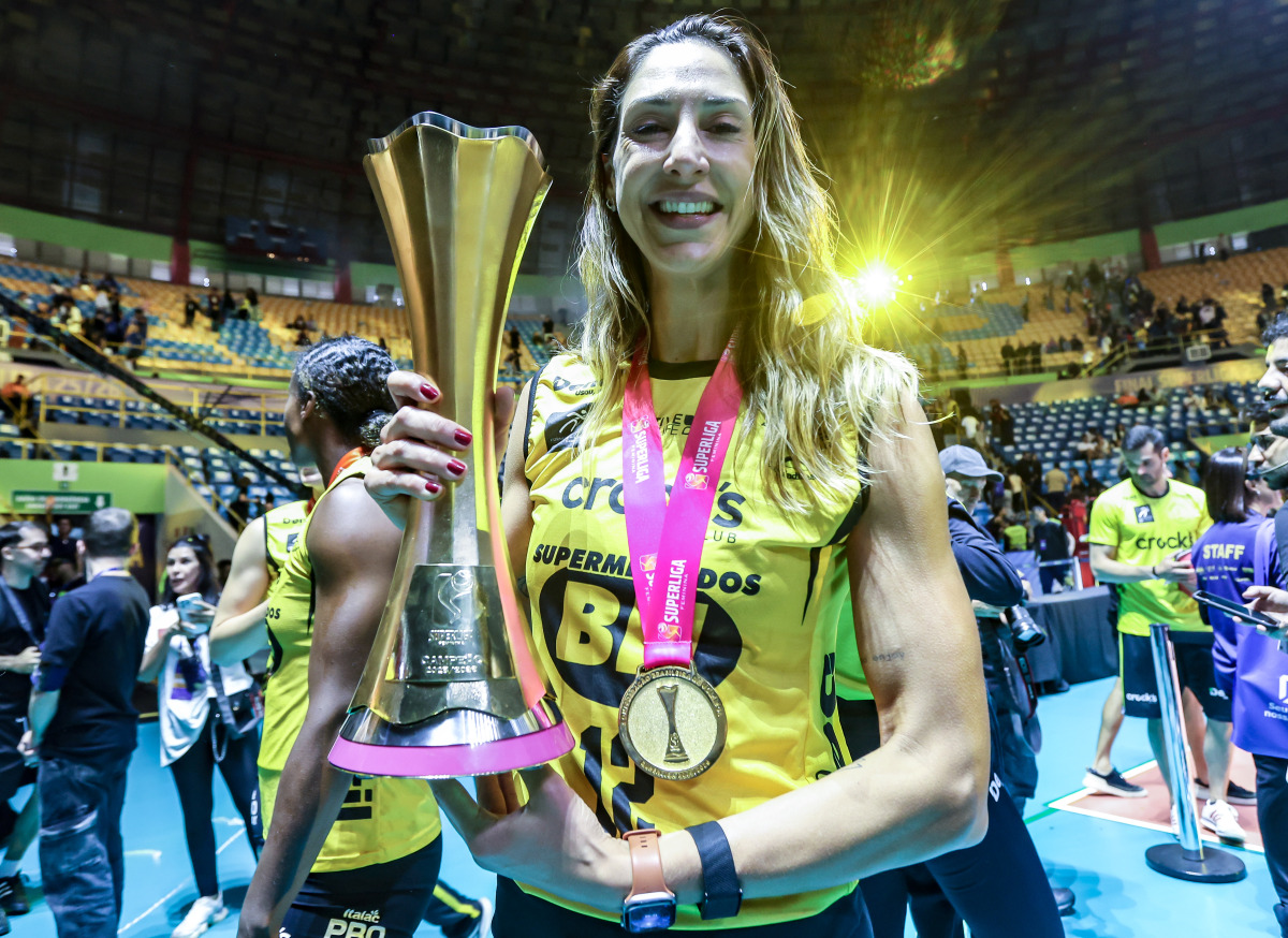 https://cdn-voleidigital-cbv-1.yapoli.com/final_da_superliga_feminina_2025_2026_superliga_feminina_final_adulto_feminino_sao_paulo_03052026_95.jpg