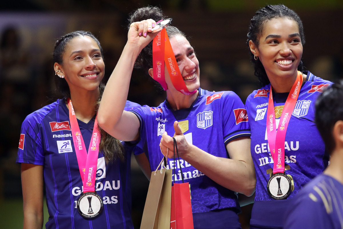 https://cdn-voleidigital-cbv-1.yapoli.com/final_da_superliga_feminina_2025_2026_superliga_feminina_final_adulto_feminino_sao_paulo_03052026_98.jpg