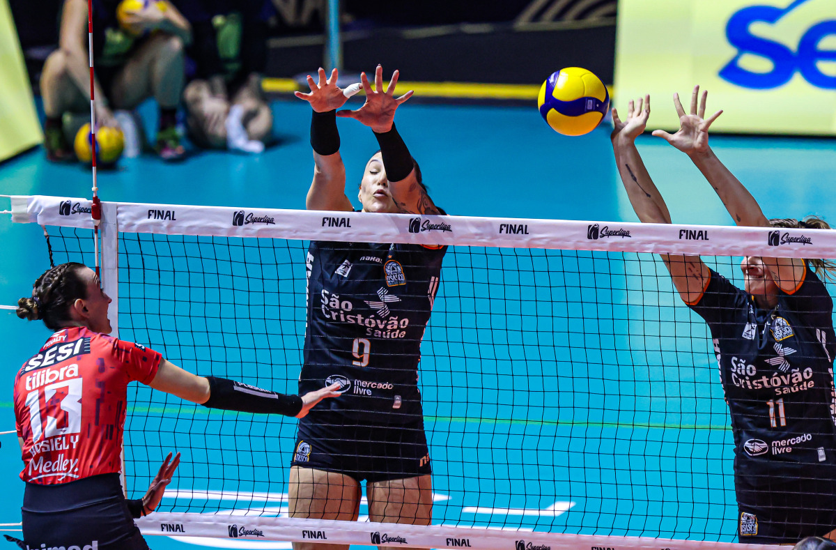 https://cdn-voleidigital-cbv-1.yapoli.com/superliga_feminina_2025_final_superliga_feminina_final_adulto_feminino_sao_paulo_01052025_24.jpg