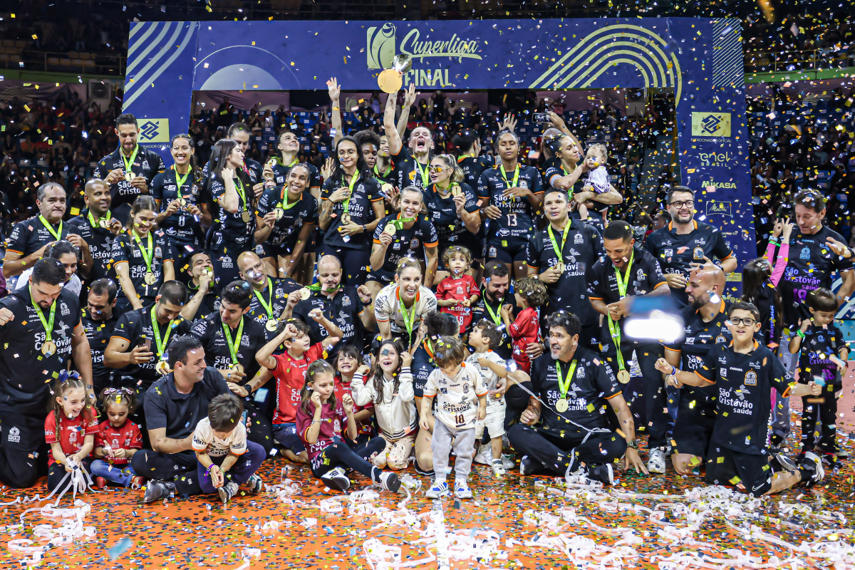 https://cdn-voleidigital-cbv-1.yapoli.com/superliga_feminina_2025_final_superliga_feminina_final_adulto_feminino_sao_paulo_01052025_34.jpg