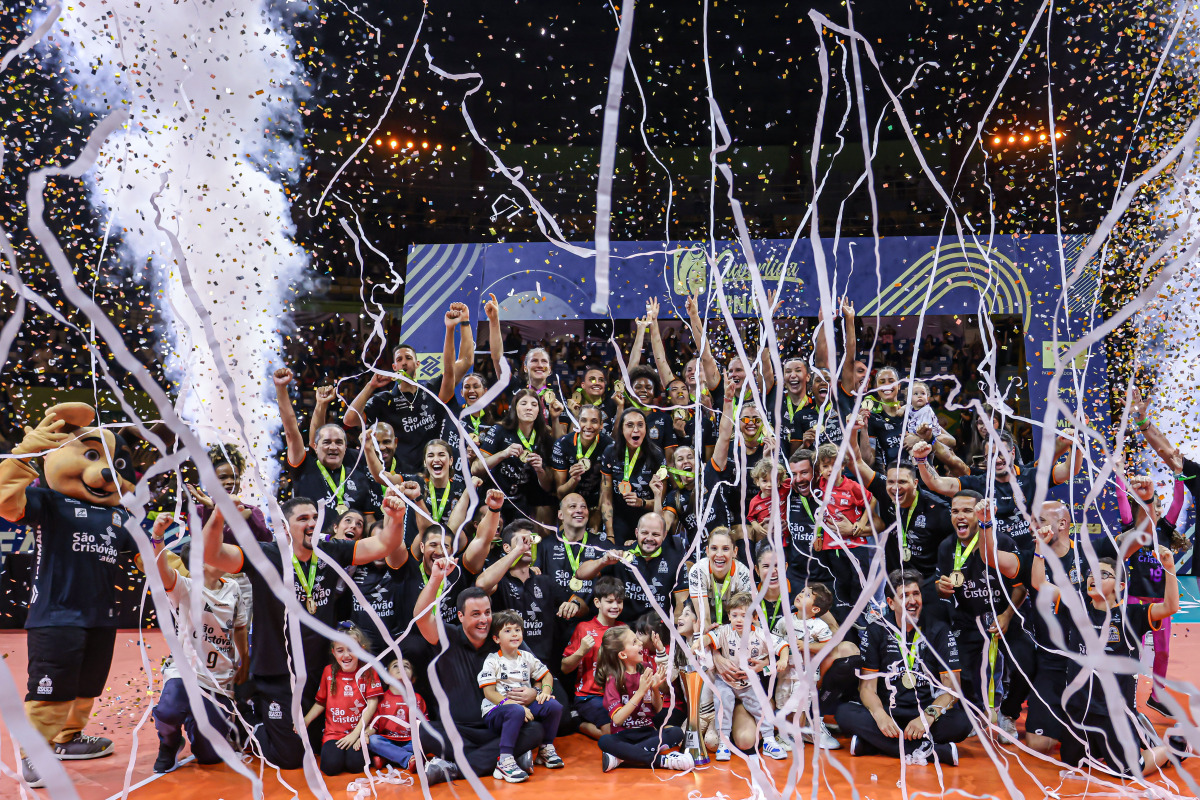 https://cdn-voleidigital-cbv-1.yapoli.com/superliga_feminina_2025_final_superliga_feminina_final_adulto_feminino_sao_paulo_01052025_38.jpg