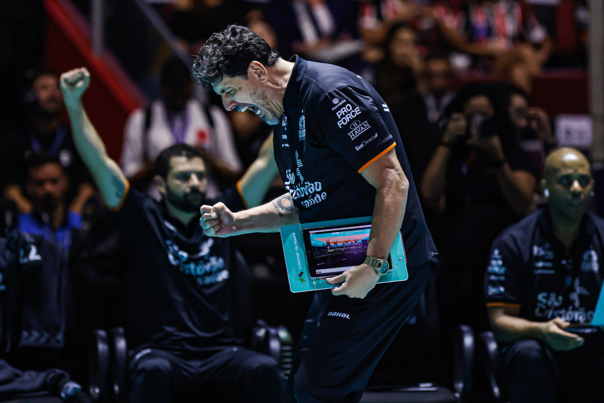 https://cdn-voleidigital-cbv-1.yapoli.com/superliga_feminina_2025_final_superliga_feminina_final_adulto_feminino_sao_paulo_01052025_45.jpg