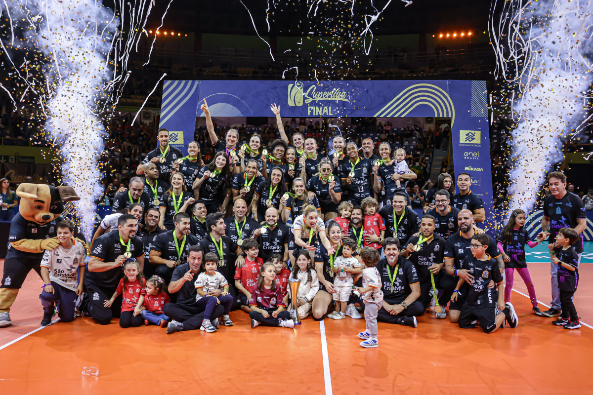https://cdn-voleidigital-cbv-1.yapoli.com/superliga_feminina_2025_final_superliga_feminina_final_adulto_feminino_sao_paulo_01052025_47.jpg
