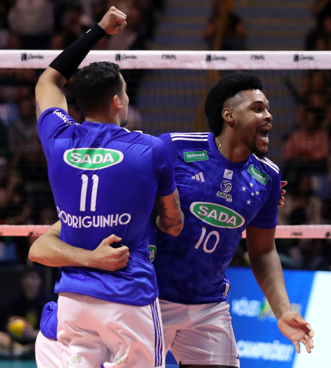 https://cdn-voleidigital-cbv-1.yapoli.com/superliga_masculina_2025_final_superliga_masculina_final_adulto_masculino_sao_paulo_04052025_106.jpg