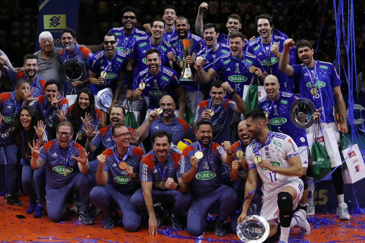 https://cdn-voleidigital-cbv-1.yapoli.com/superliga_masculina_2025_final_superliga_masculina_final_adulto_masculino_sao_paulo_04052025_112.jpg