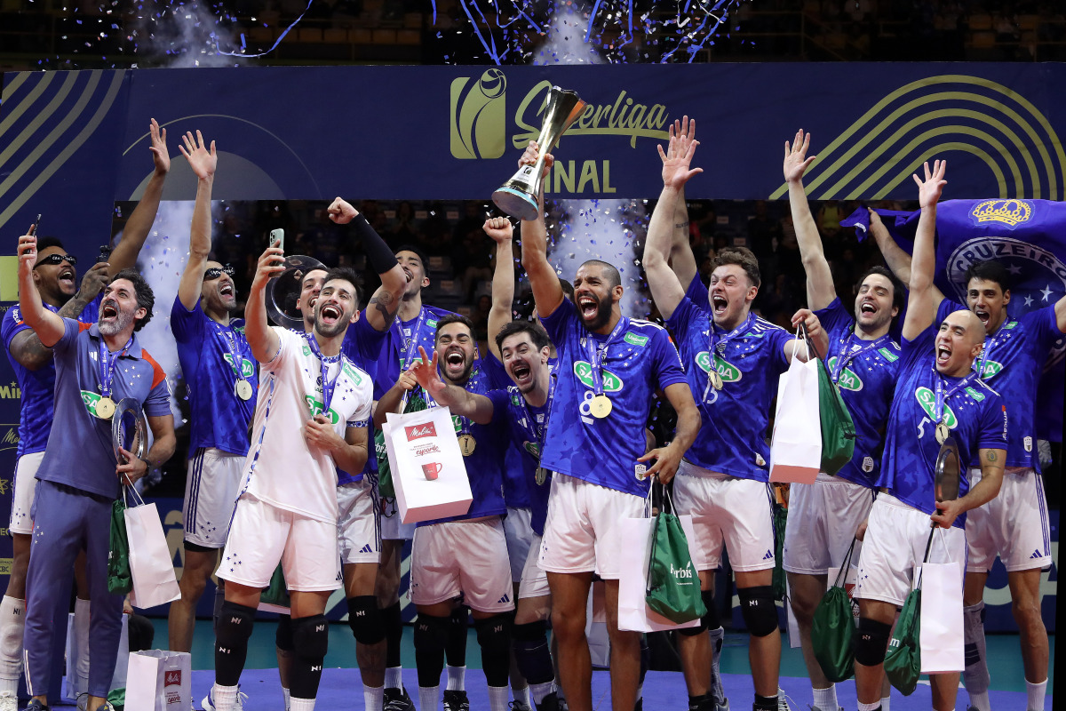 https://cdn-voleidigital-cbv-1.yapoli.com/superliga_masculina_2025_final_superliga_masculina_final_adulto_masculino_sao_paulo_04052025_119.jpg