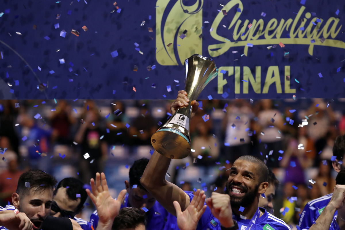 https://cdn-voleidigital-cbv-1.yapoli.com/superliga_masculina_2025_final_superliga_masculina_final_adulto_masculino_sao_paulo_04052025_120.jpg