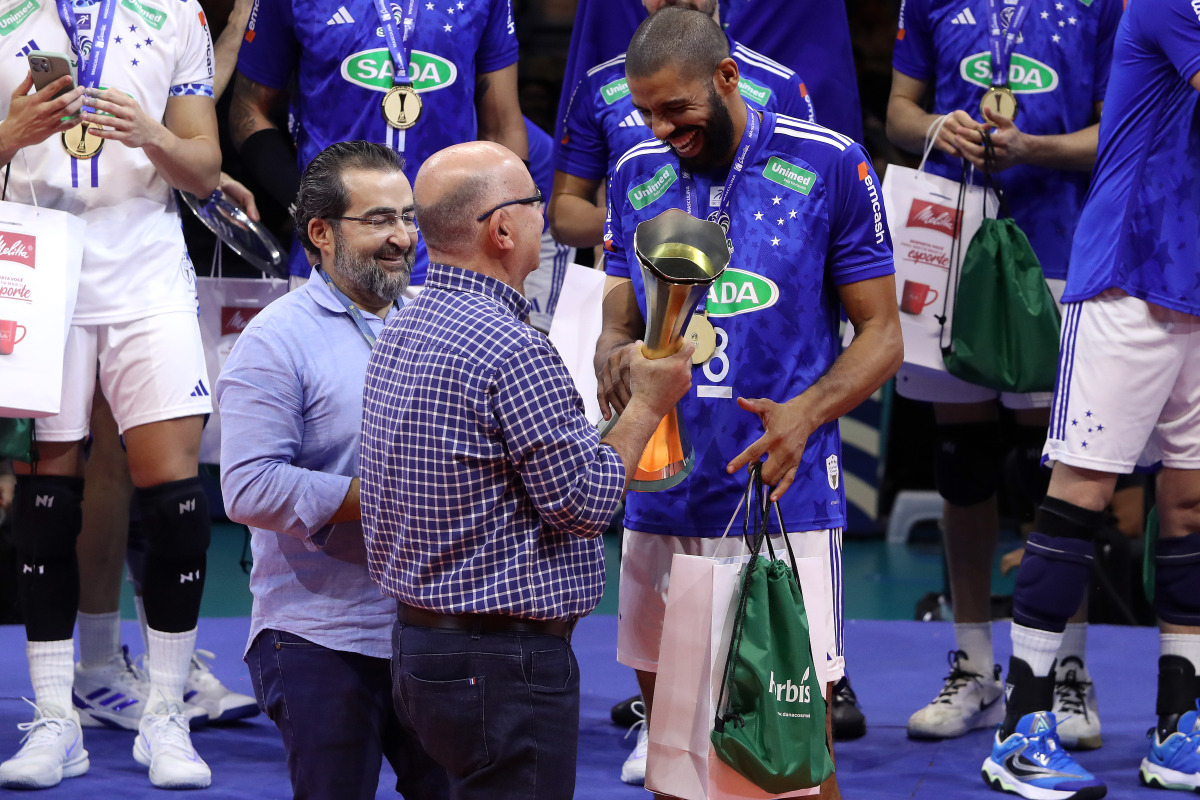 https://cdn-voleidigital-cbv-1.yapoli.com/superliga_masculina_2025_final_superliga_masculina_final_adulto_masculino_sao_paulo_04052025_124.jpg