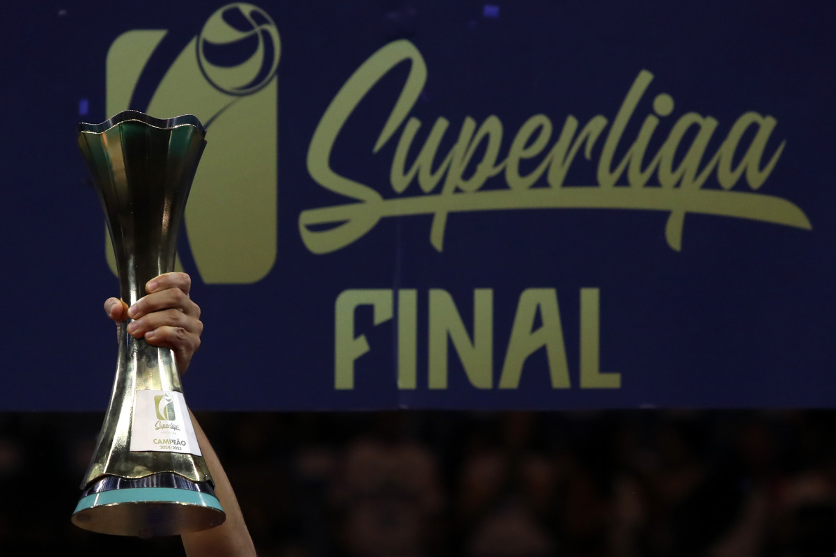 https://cdn-voleidigital-cbv-1.yapoli.com/superliga_masculina_2025_final_superliga_masculina_final_adulto_masculino_sao_paulo_04052025_128.jpg