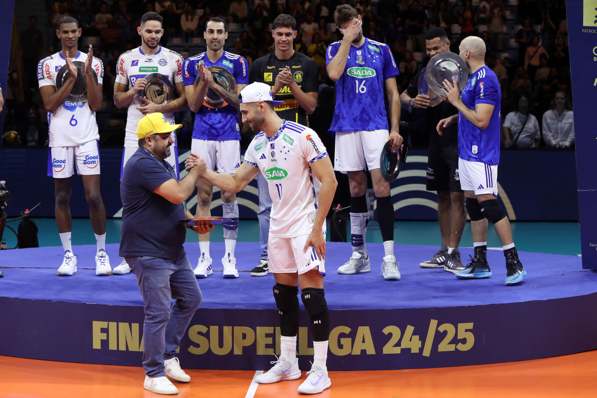 https://cdn-voleidigital-cbv-1.yapoli.com/superliga_masculina_2025_final_superliga_masculina_final_adulto_masculino_sao_paulo_04052025_129.jpg