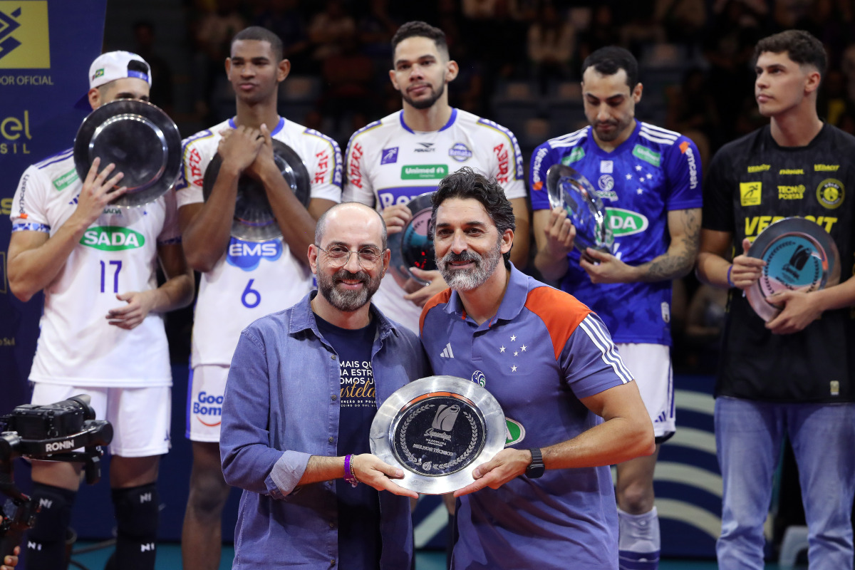https://cdn-voleidigital-cbv-1.yapoli.com/superliga_masculina_2025_final_superliga_masculina_final_adulto_masculino_sao_paulo_04052025_132.jpg