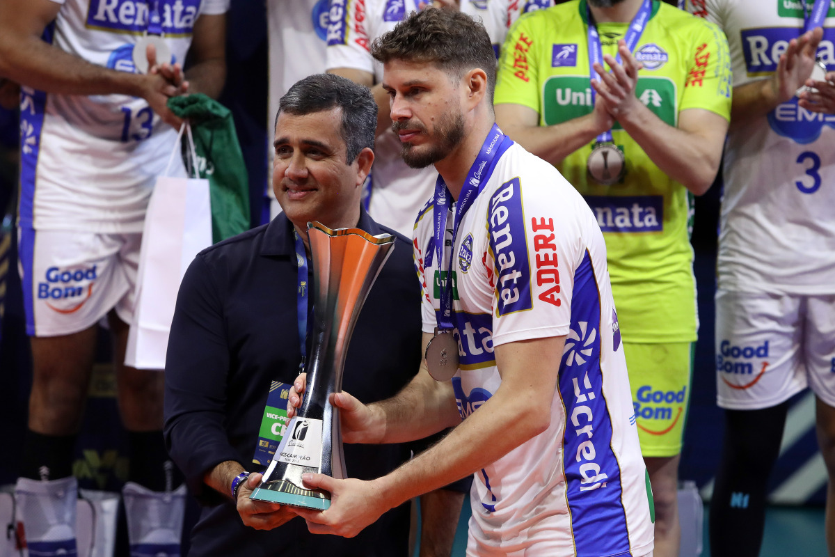 https://cdn-voleidigital-cbv-1.yapoli.com/superliga_masculina_2025_final_superliga_masculina_final_adulto_masculino_sao_paulo_04052025_136.jpg