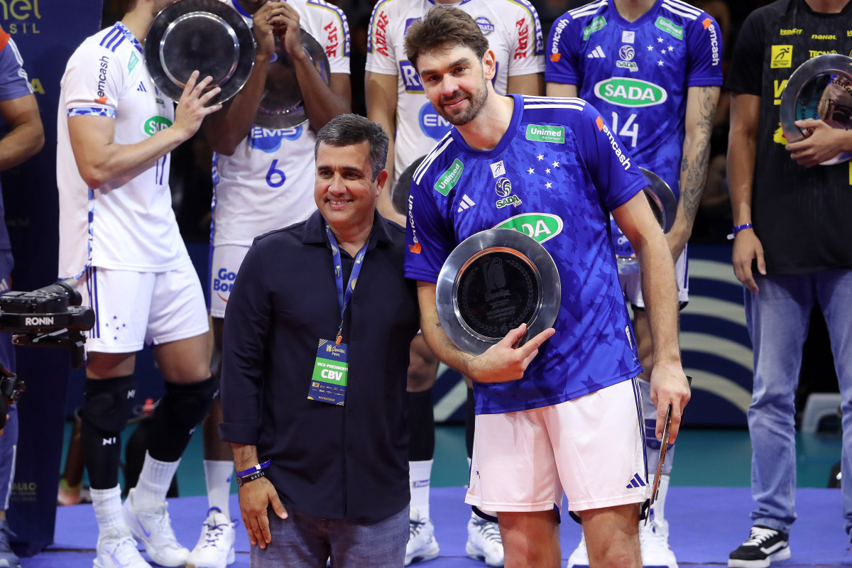 https://cdn-voleidigital-cbv-1.yapoli.com/superliga_masculina_2025_final_superliga_masculina_final_adulto_masculino_sao_paulo_04052025_137.jpg