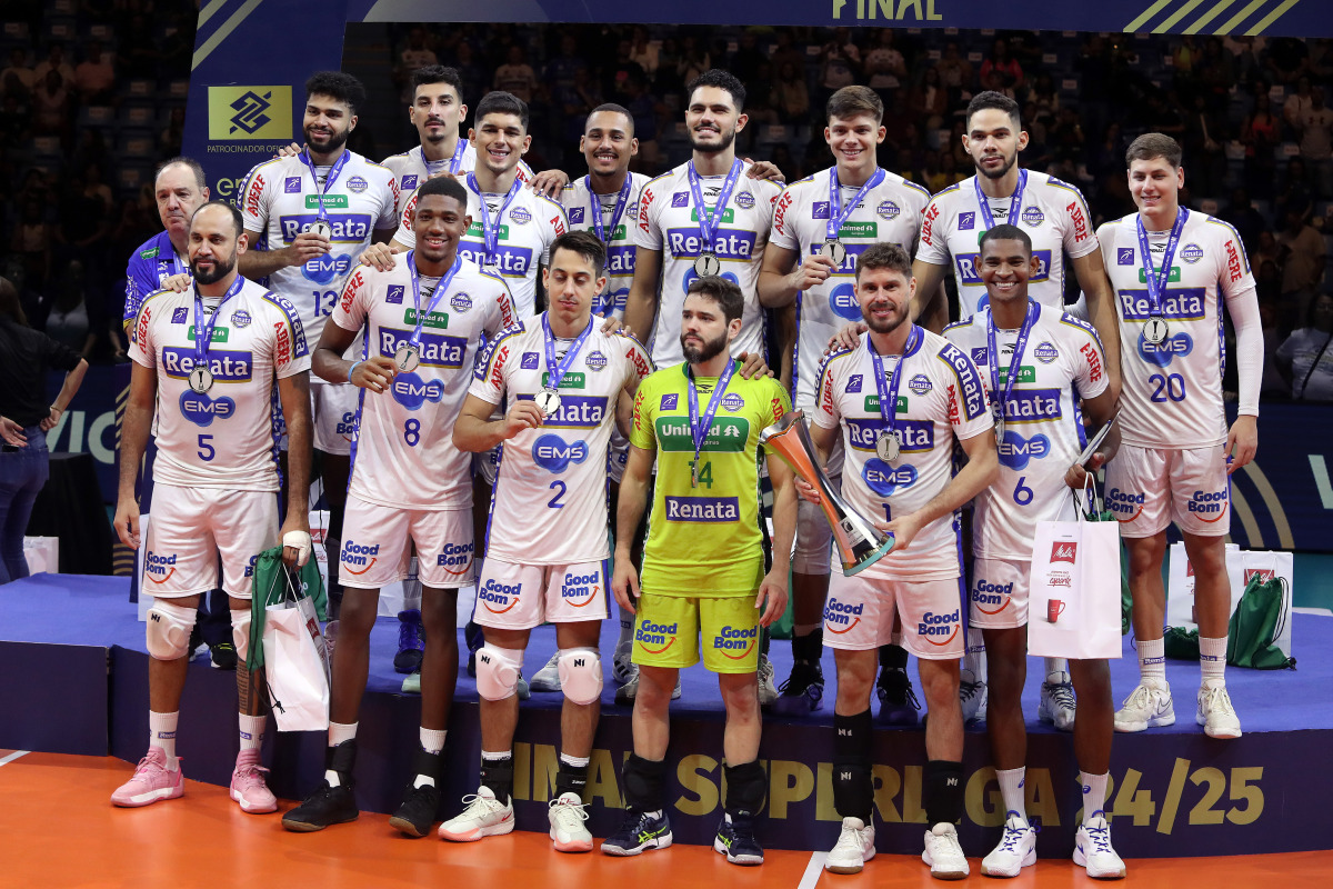 https://cdn-voleidigital-cbv-1.yapoli.com/superliga_masculina_2025_final_superliga_masculina_final_adulto_masculino_sao_paulo_04052025_139.jpg