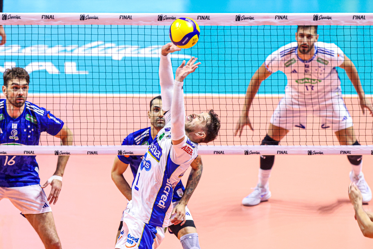 https://cdn-voleidigital-cbv-1.yapoli.com/superliga_masculina_2025_final_superliga_masculina_final_adulto_masculino_sao_paulo_04052025_14.jpg