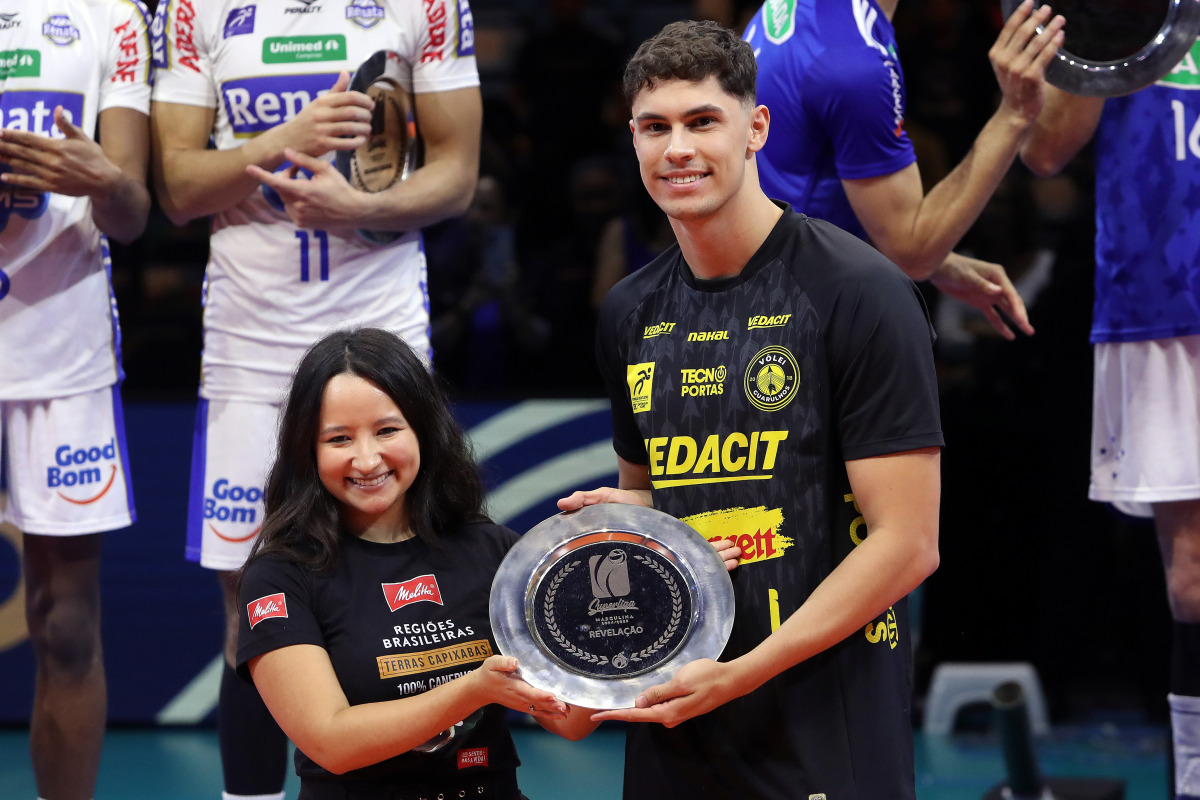 https://cdn-voleidigital-cbv-1.yapoli.com/superliga_masculina_2025_final_superliga_masculina_final_adulto_masculino_sao_paulo_04052025_142.jpg