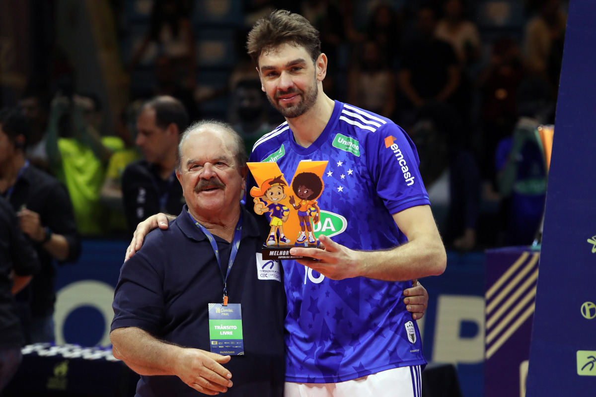 https://cdn-voleidigital-cbv-1.yapoli.com/superliga_masculina_2025_final_superliga_masculina_final_adulto_masculino_sao_paulo_04052025_149.jpg