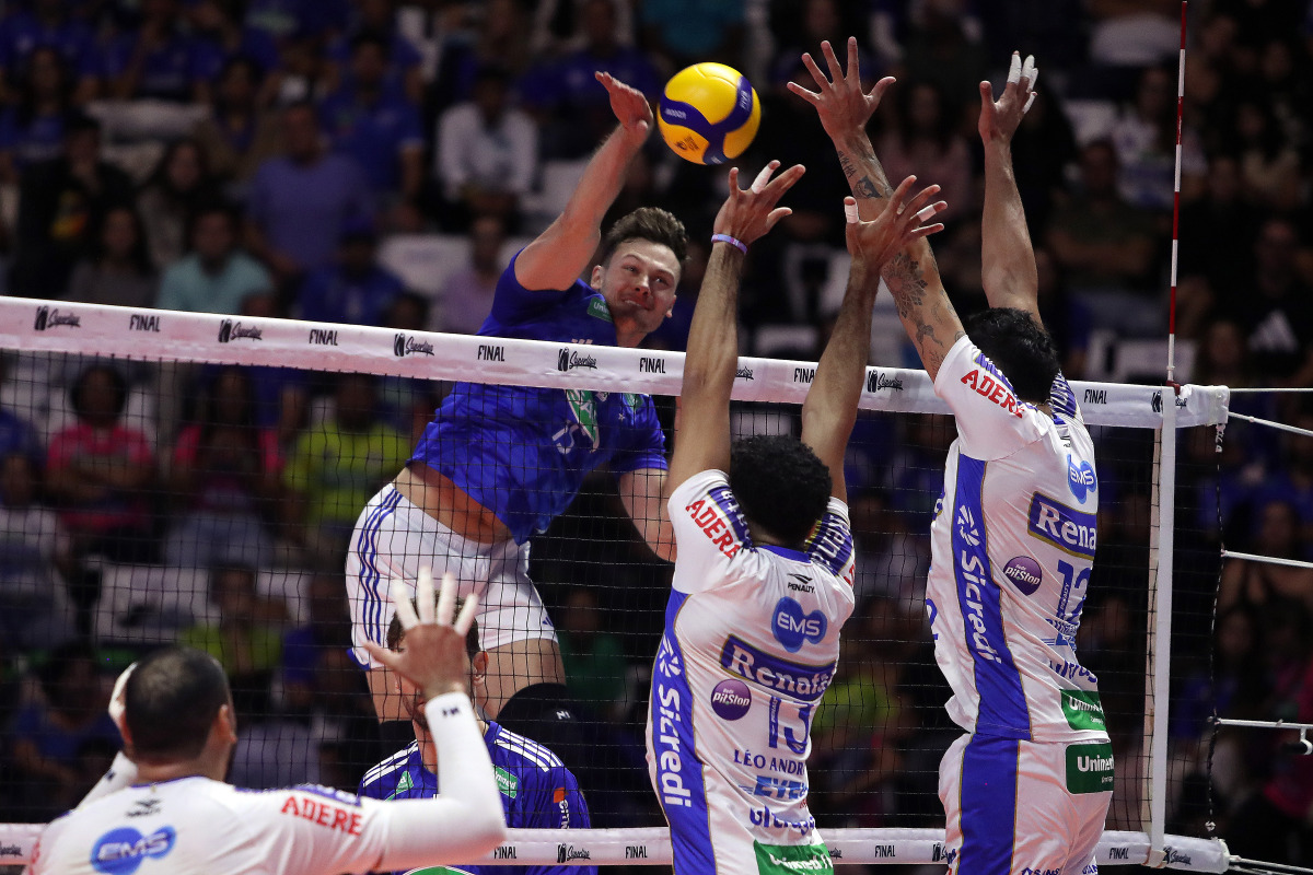 https://cdn-voleidigital-cbv-1.yapoli.com/superliga_masculina_2025_final_superliga_masculina_final_adulto_masculino_sao_paulo_04052025_33.jpg