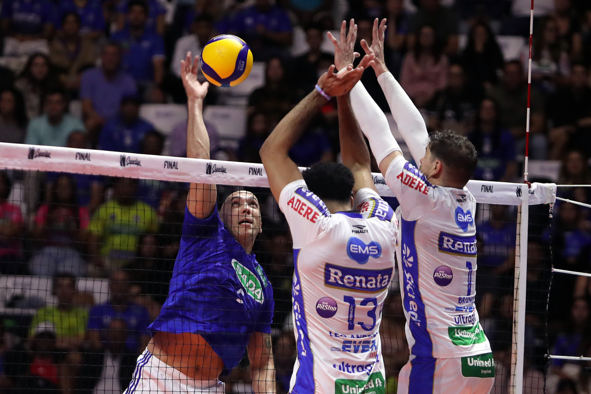 https://cdn-voleidigital-cbv-1.yapoli.com/superliga_masculina_2025_final_superliga_masculina_final_adulto_masculino_sao_paulo_04052025_38.jpg