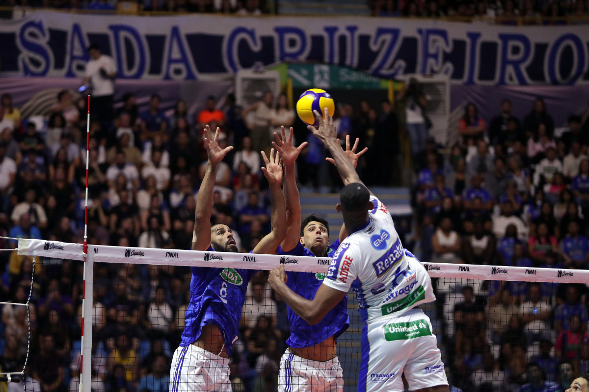 https://cdn-voleidigital-cbv-1.yapoli.com/superliga_masculina_2025_final_superliga_masculina_final_adulto_masculino_sao_paulo_04052025_39.jpg