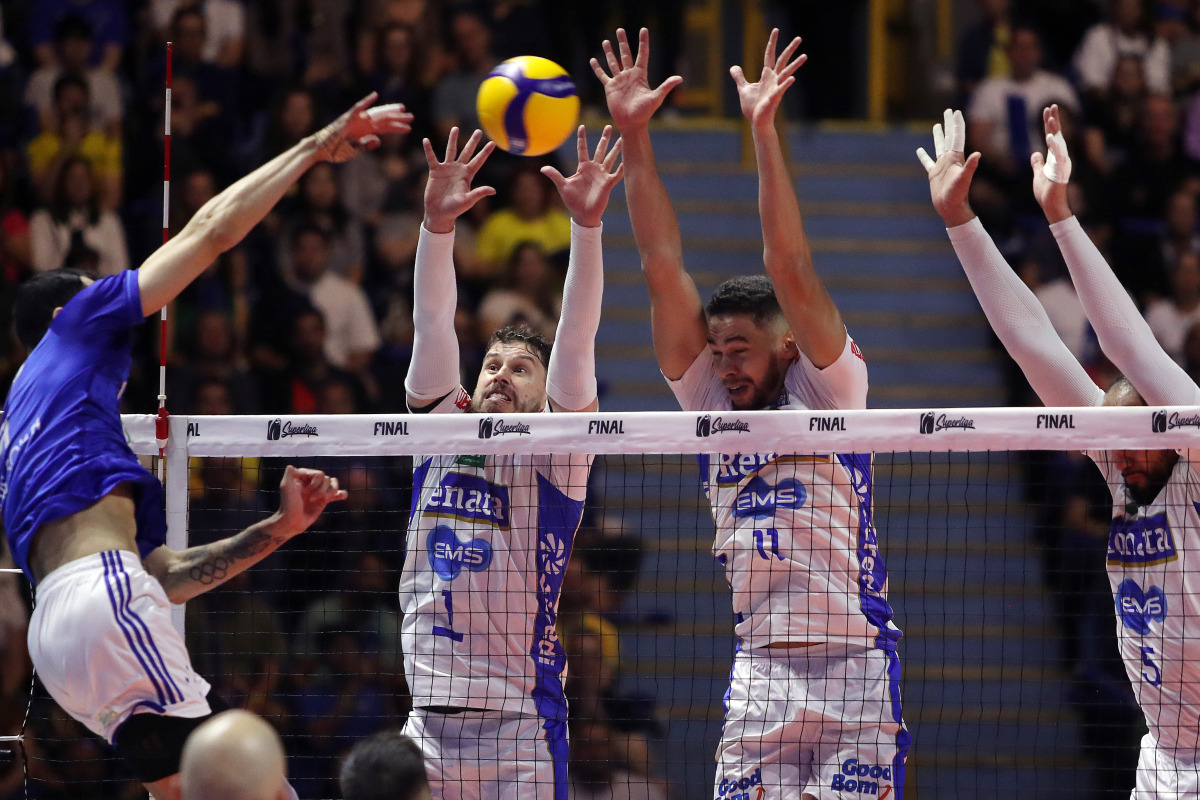 https://cdn-voleidigital-cbv-1.yapoli.com/superliga_masculina_2025_final_superliga_masculina_final_adulto_masculino_sao_paulo_04052025_49.jpg