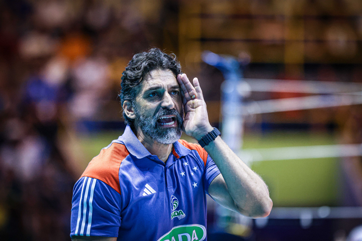 https://cdn-voleidigital-cbv-1.yapoli.com/superliga_masculina_2025_final_superliga_masculina_final_adulto_masculino_sao_paulo_04052025_75.jpg