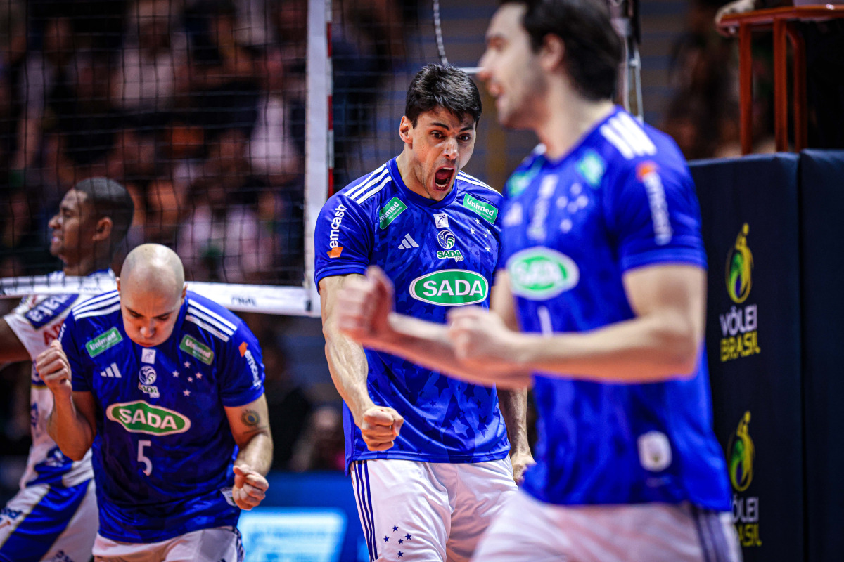 https://cdn-voleidigital-cbv-1.yapoli.com/superliga_masculina_2025_final_superliga_masculina_final_adulto_masculino_sao_paulo_04052025_76.jpg