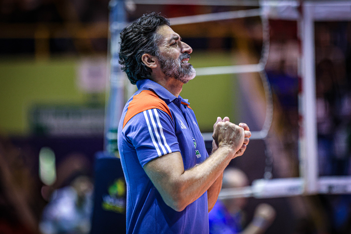 https://cdn-voleidigital-cbv-1.yapoli.com/superliga_masculina_2025_final_superliga_masculina_final_adulto_masculino_sao_paulo_04052025_77.jpg