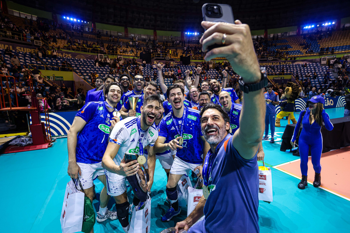 https://cdn-voleidigital-cbv-1.yapoli.com/superliga_masculina_2025_final_superliga_masculina_final_adulto_masculino_sao_paulo_04052025_88.jpg