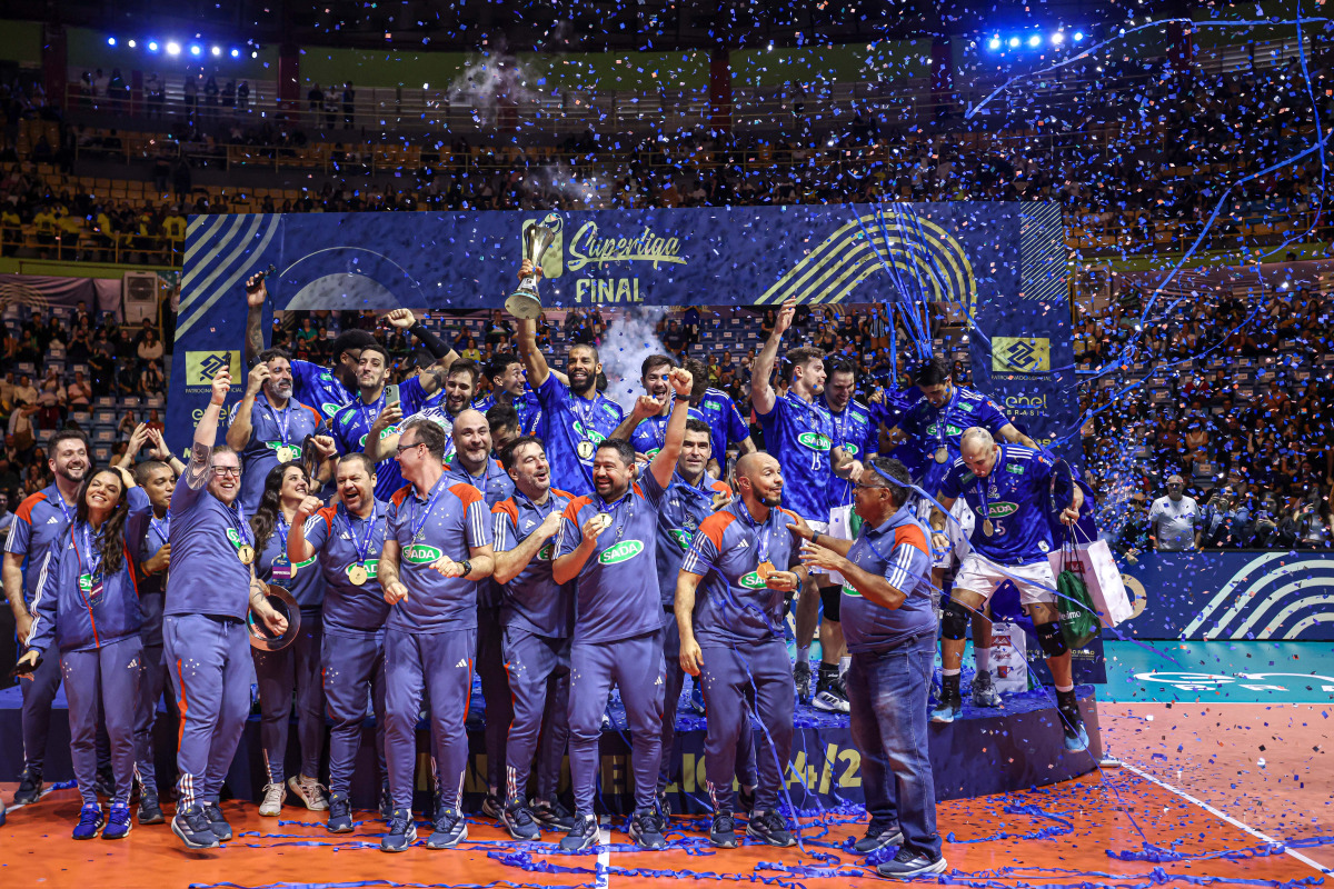 https://cdn-voleidigital-cbv-1.yapoli.com/superliga_masculina_2025_final_superliga_masculina_final_adulto_masculino_sao_paulo_04052025_94.jpg